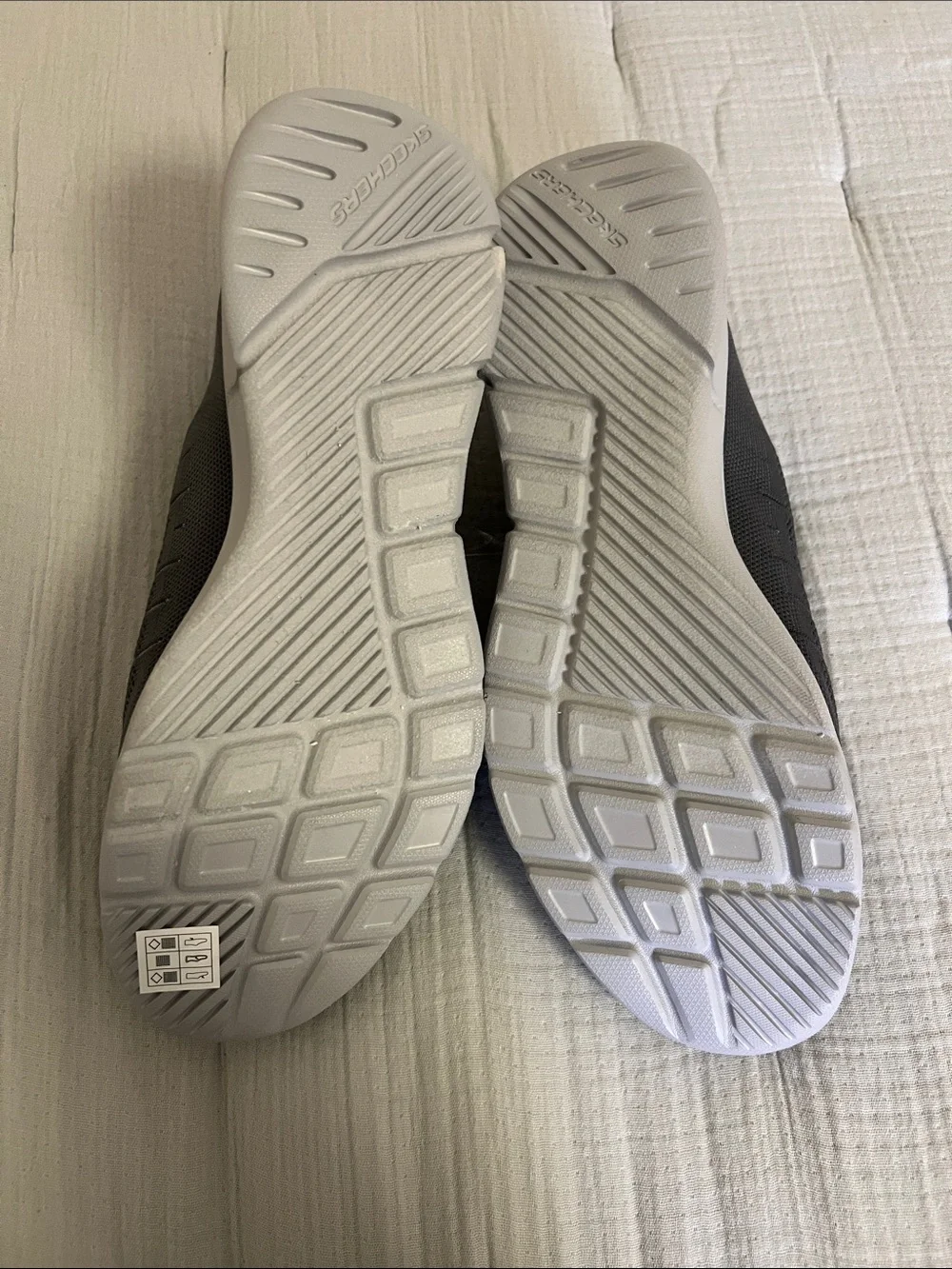 Sketchers relaxed fit memory foam sneakers men’s 12